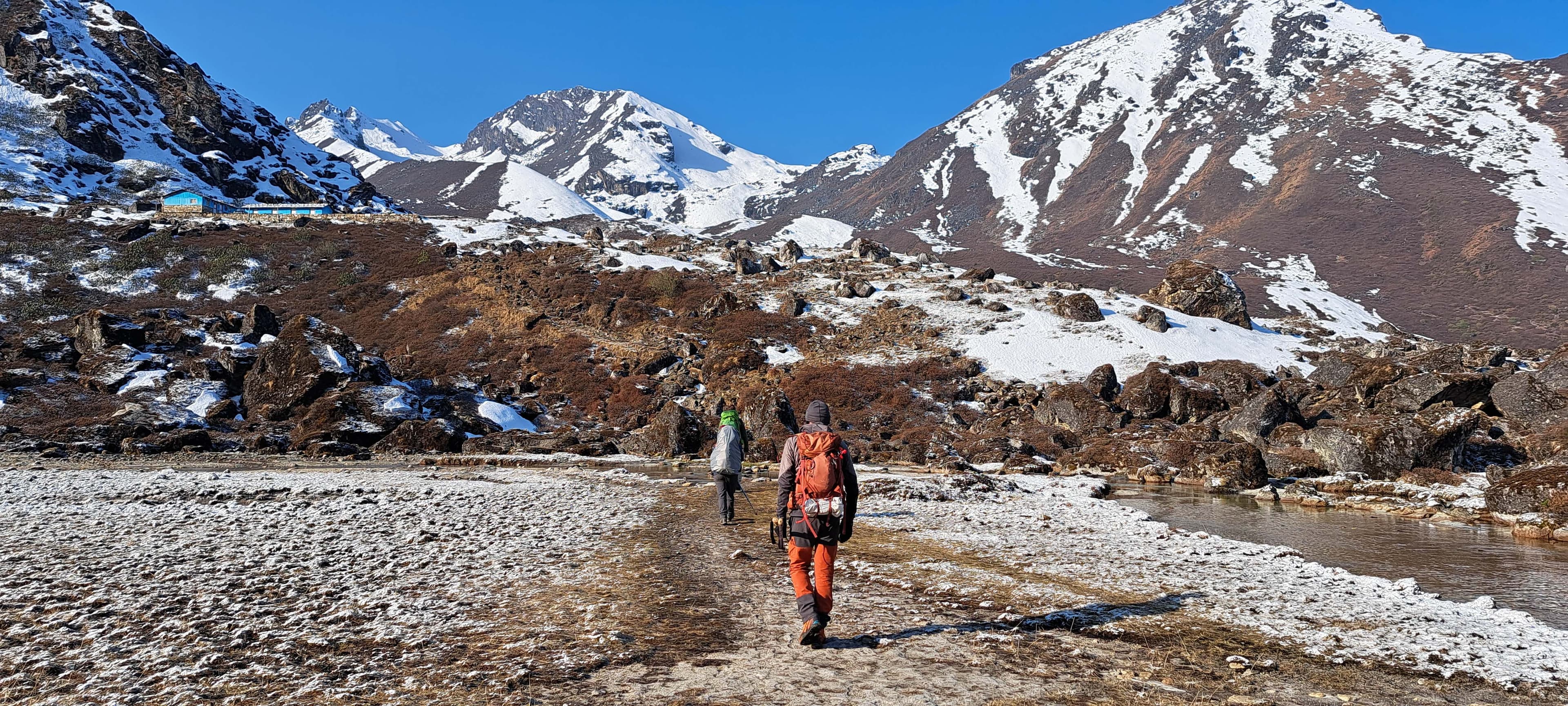 Trek 8586 journey through Everest Region, making the way to Everest Base Camp