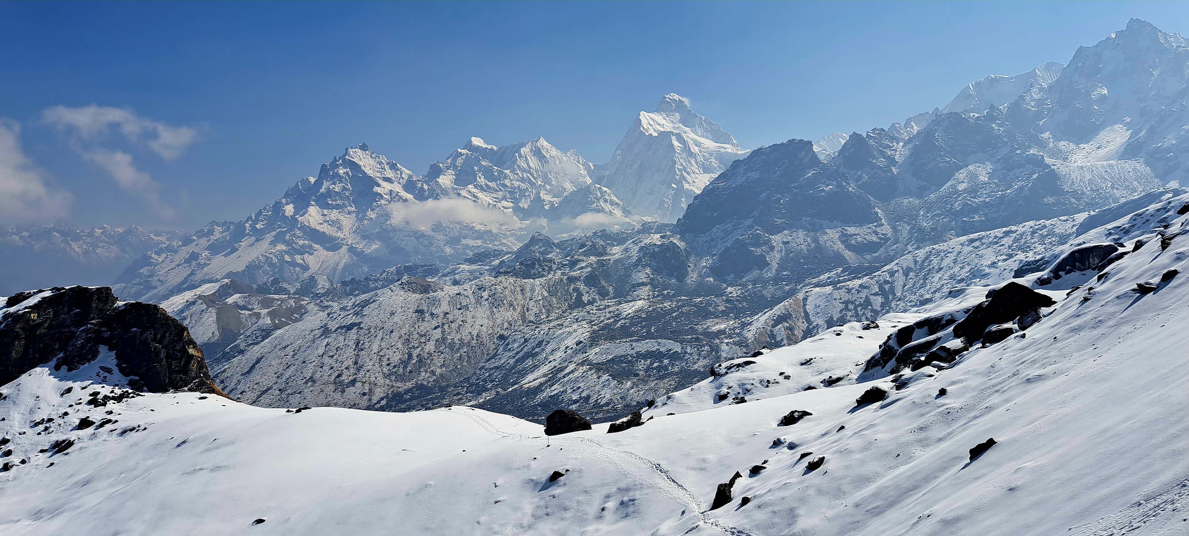 Everest Region Trekking on Trek 8586, highlighting the majestic Everest Base Camp